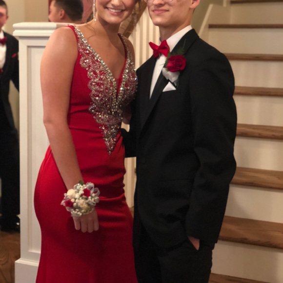 Prom dress!! - Picture 3 of 7